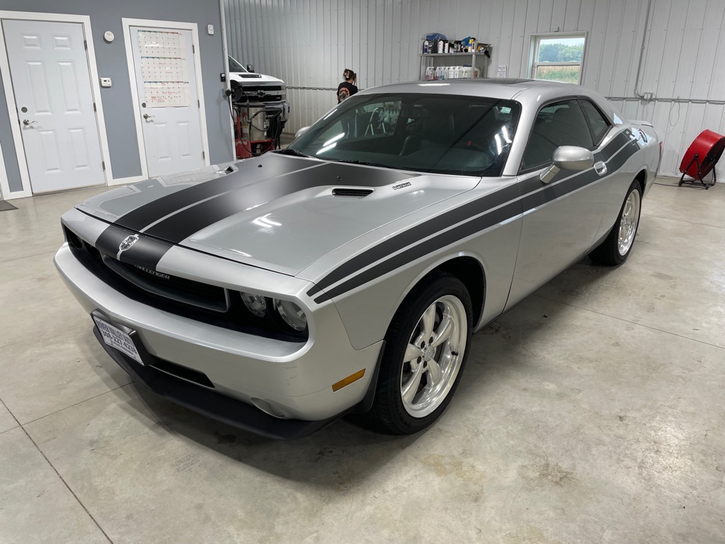 Photo 3 of this DODGE CHALLENGER