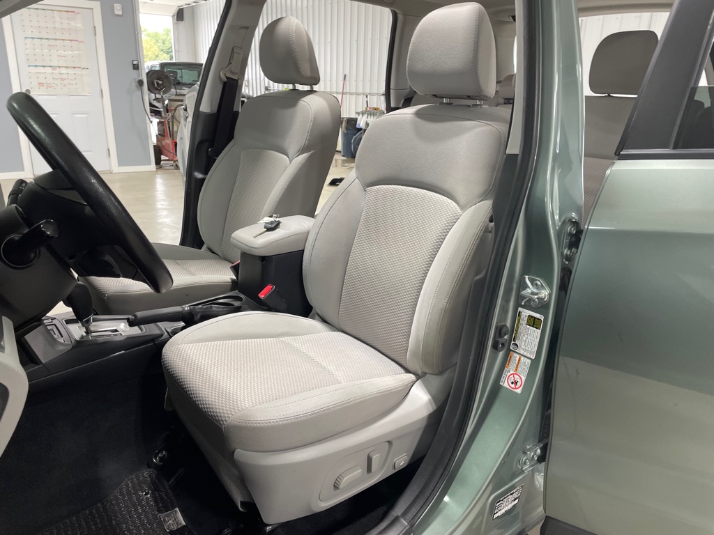 Photo 10 of this SUBARU FORESTER