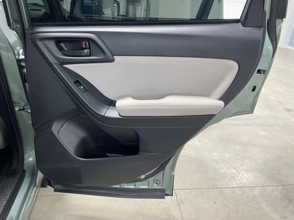 Photo 21 of this SUBARU FORESTER