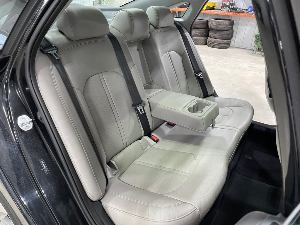 Photo 19 of this HYUNDAI SONATA