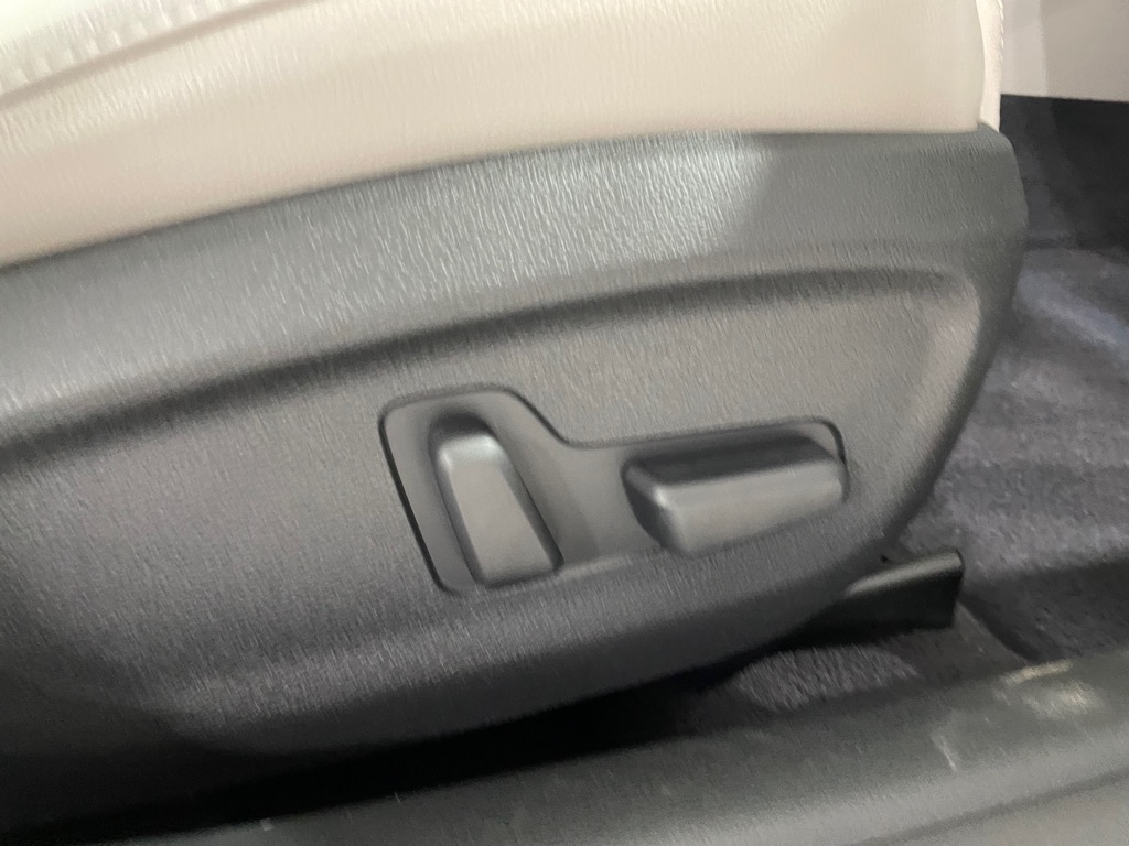 Photo 24 of this HYUNDAI SONATA