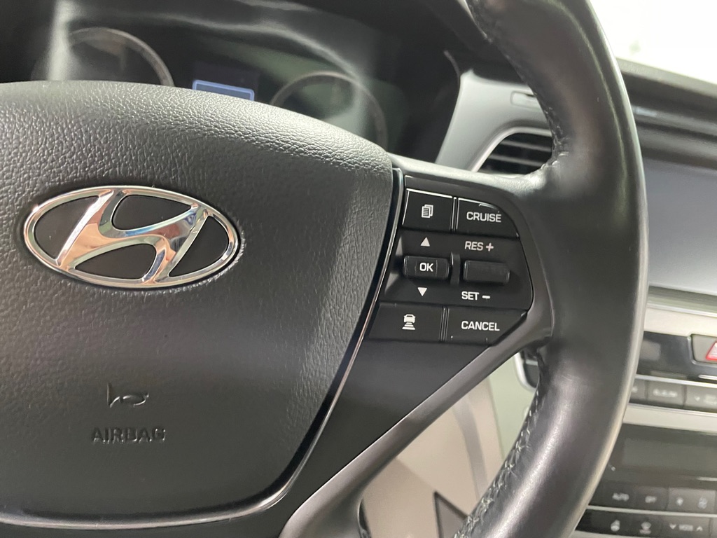 Photo 30 of this HYUNDAI SONATA