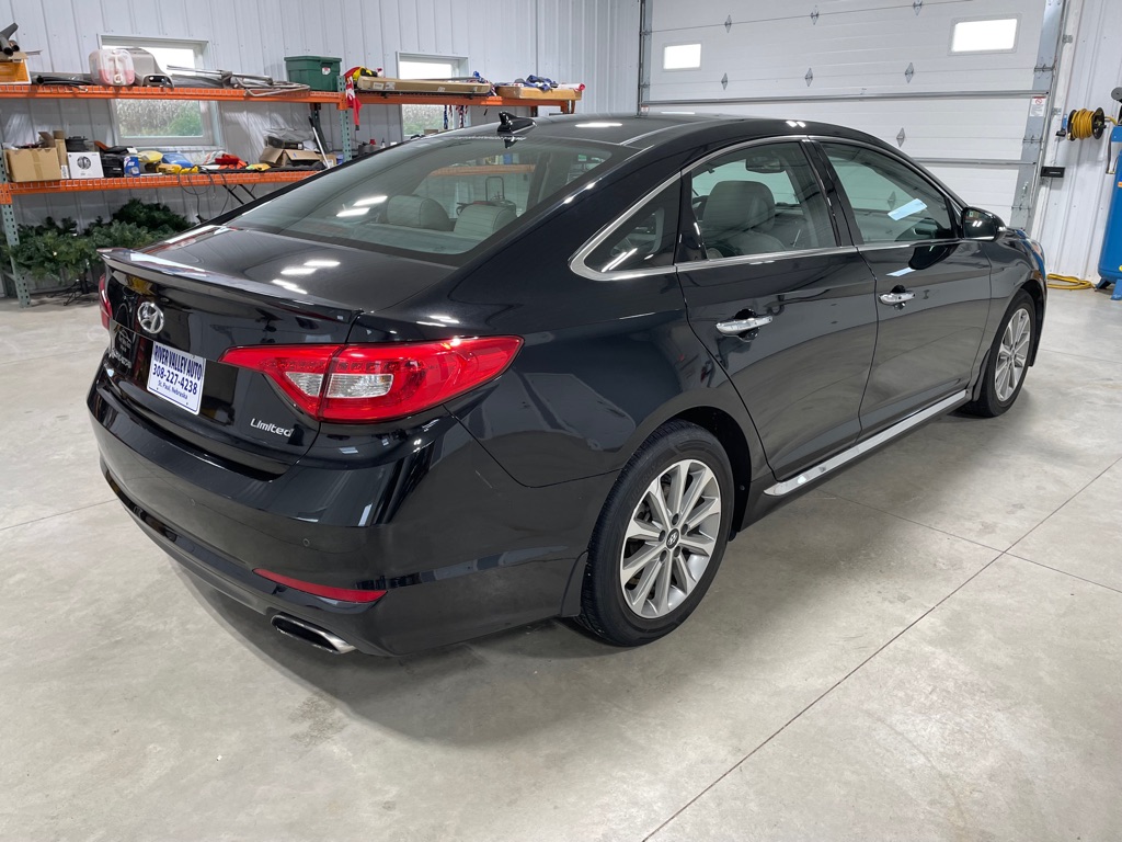 Photo 7 of this HYUNDAI SONATA