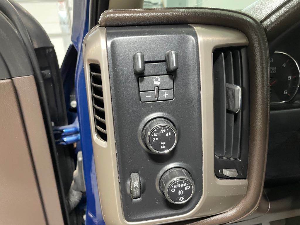 Photo 28 of this GMC SIERRA 1500