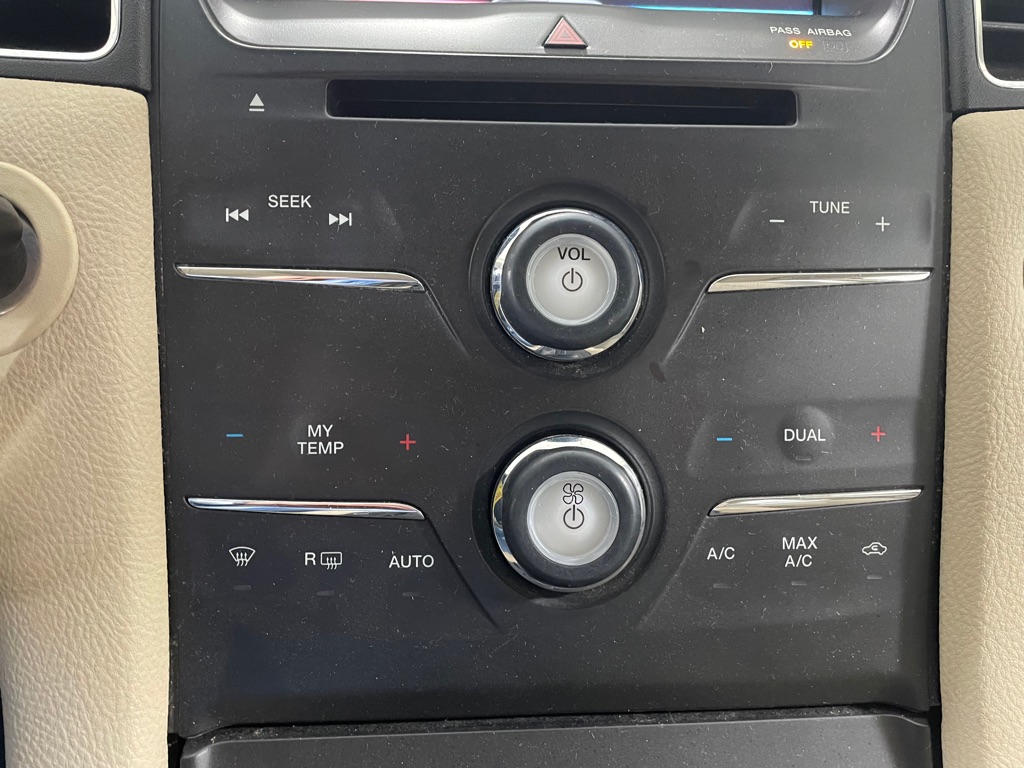 Photo 32 of this FORD TAURUS