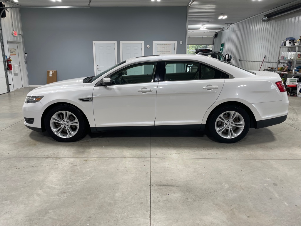 Photo 4 of this FORD TAURUS