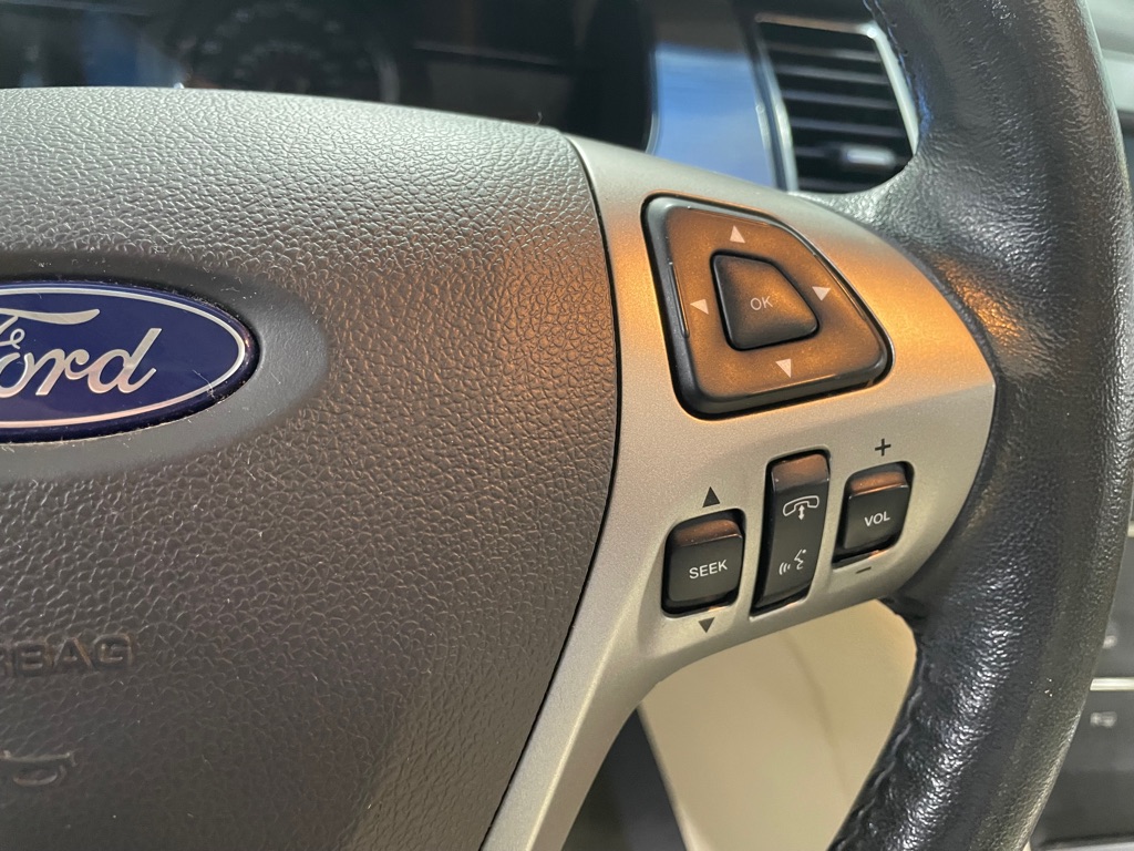Photo 28 of this FORD TAURUS