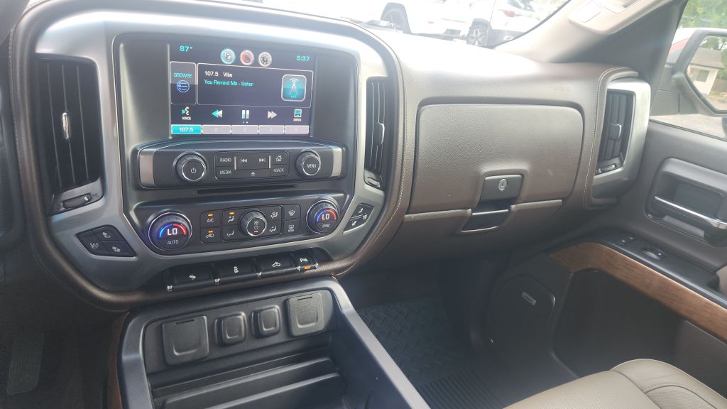 Photo 10 of this CHEVROLET SILVERADO 1500
