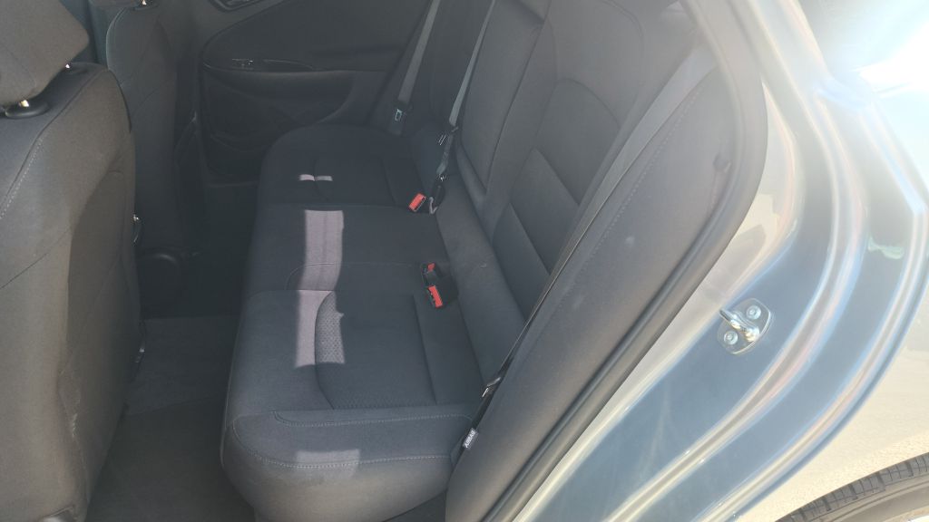 Photo 6 of this CHEVROLET MALIBU