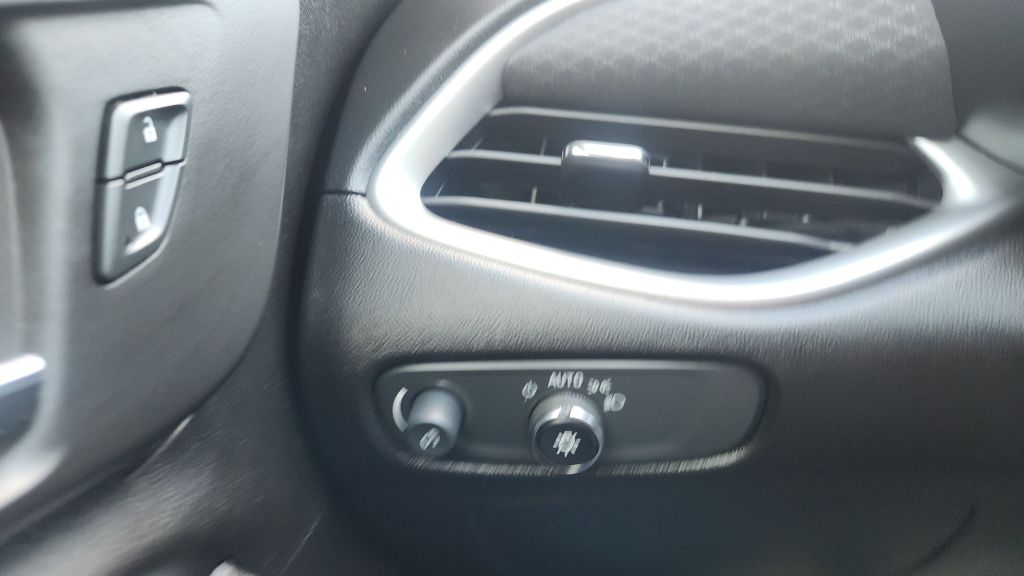 Photo 11 of this CHEVROLET MALIBU