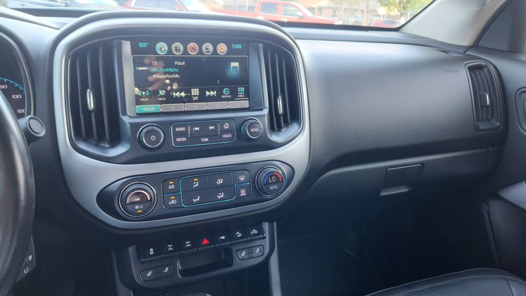 Photo 10 of this CHEVROLET COLORADO