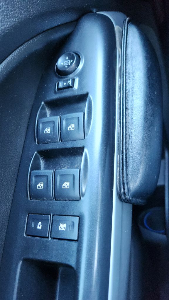 Photo 13 of this CHEVROLET COLORADO