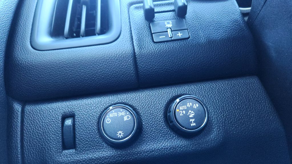 Photo 14 of this CHEVROLET COLORADO