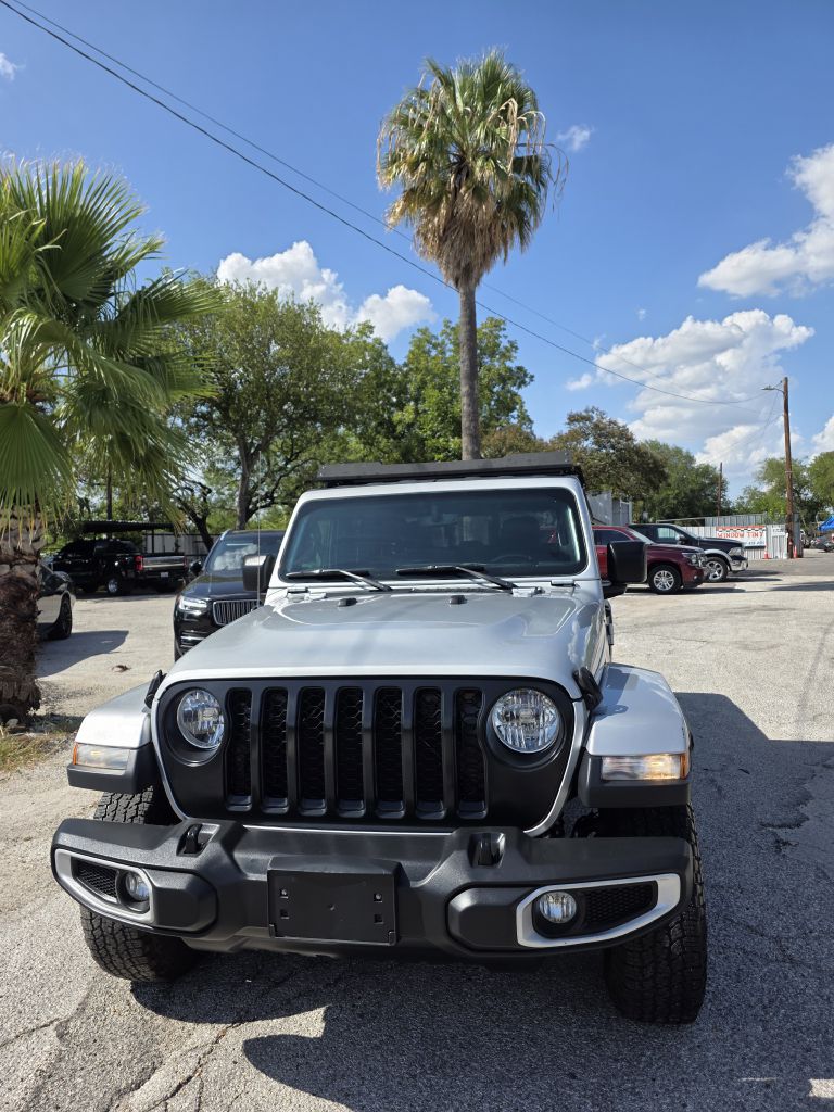 Photo 2 of this JEEP GLADIATOR