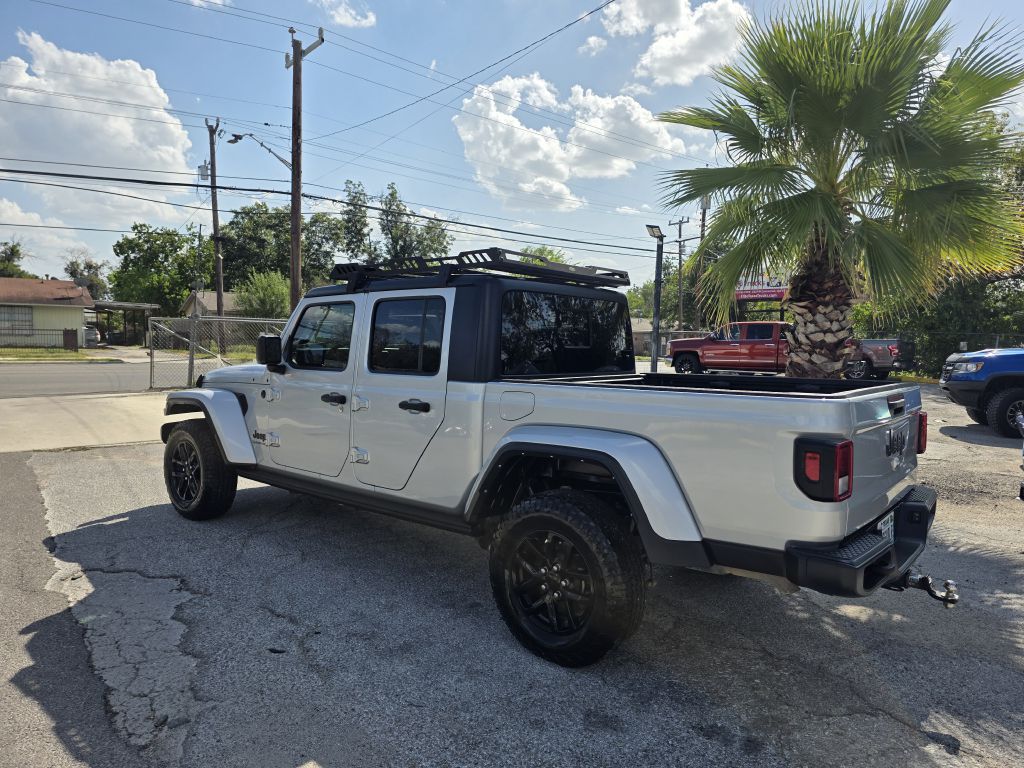 Photo 7 of this JEEP GLADIATOR