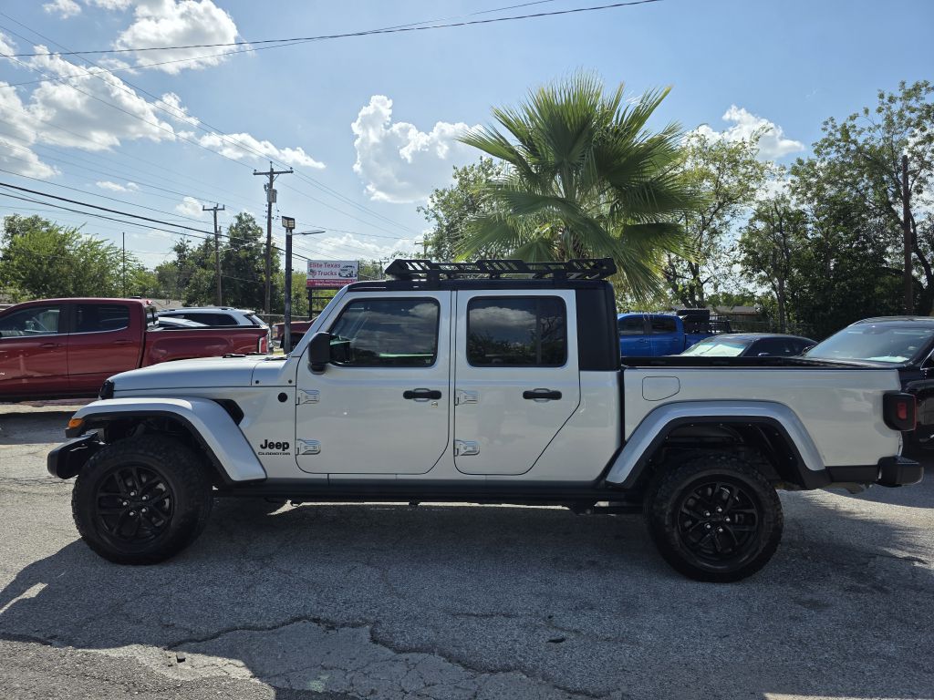 Photo 8 of this JEEP GLADIATOR