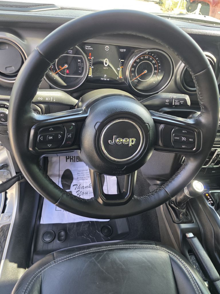 Photo 11 of this JEEP GLADIATOR