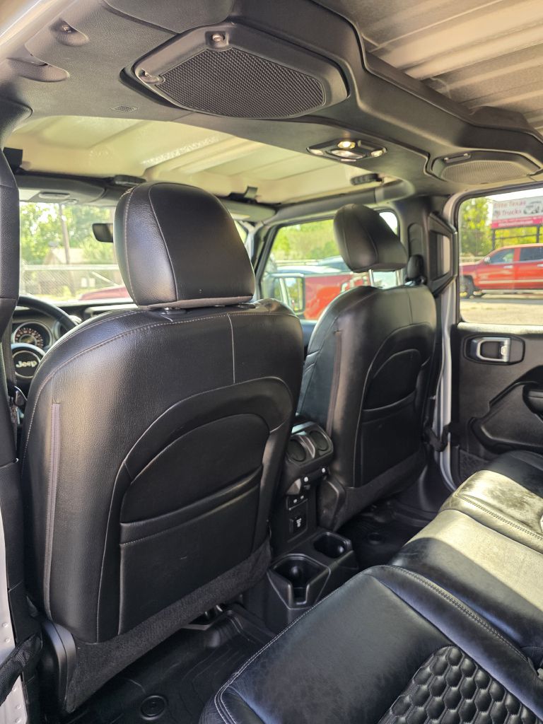 Photo 14 of this JEEP GLADIATOR