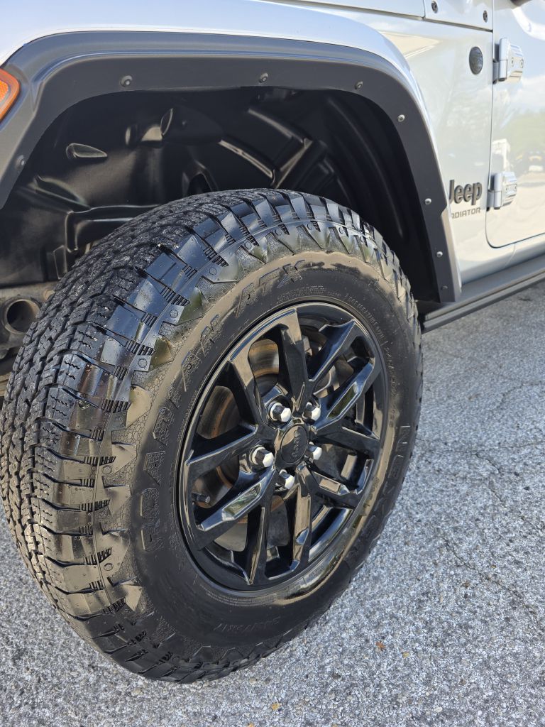 Photo 19 of this JEEP GLADIATOR