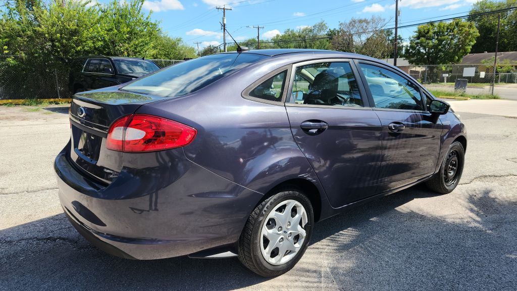 Photo 3 of this FORD FIESTA