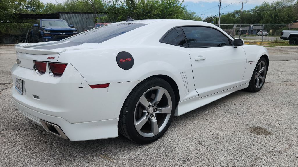 Photo 3 of this CHEVROLET CAMARO