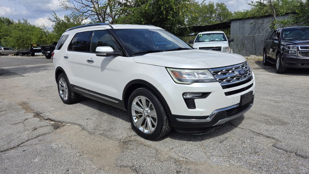Photo 2 of this FORD EXPLORER