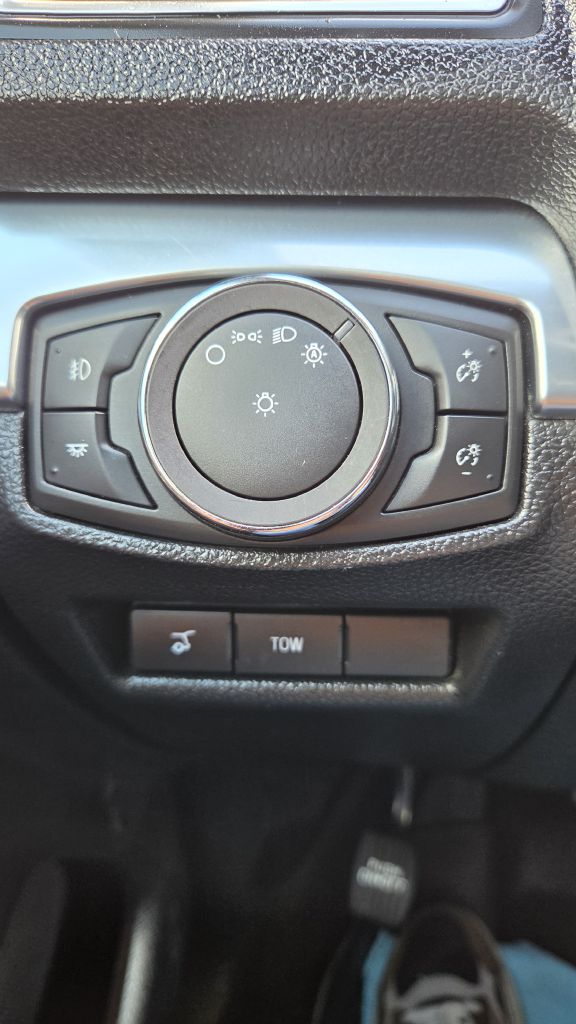 Photo 16 of this FORD EXPLORER