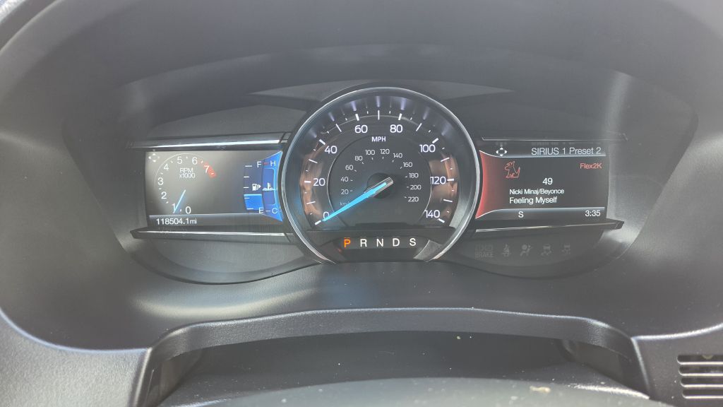 Photo 17 of this FORD EXPLORER