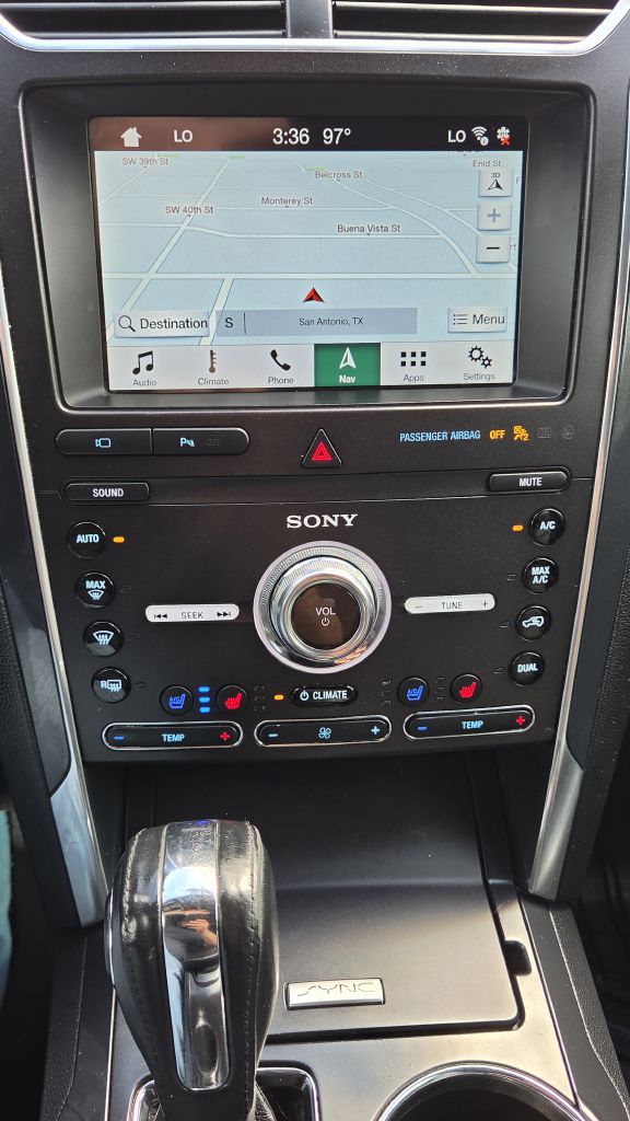 Photo 21 of this FORD EXPLORER