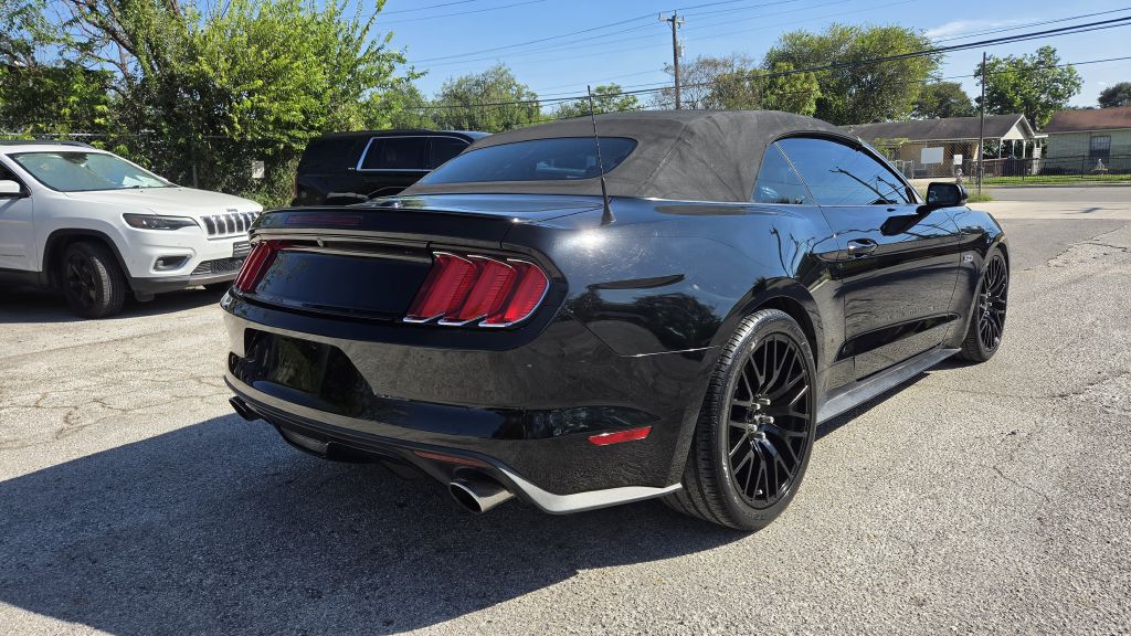Photo 4 of this FORD MUSTANG