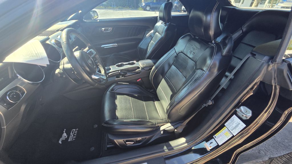 Photo 14 of this FORD MUSTANG