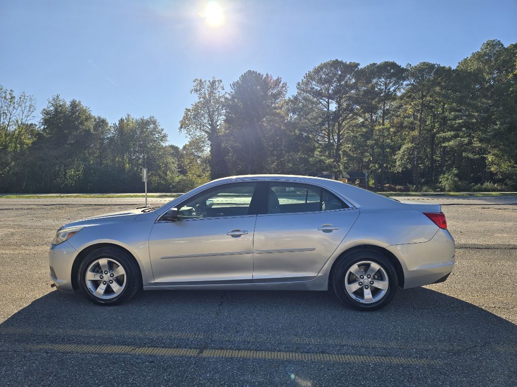 2015 Chevrolet Malibu LS photo 3