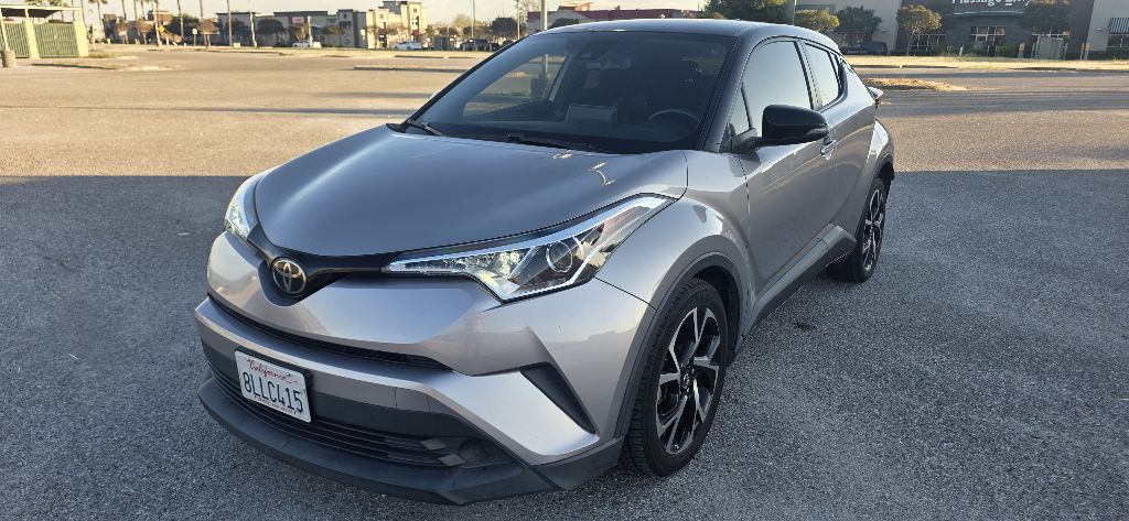 2019 Toyota C-HR XLE's photo