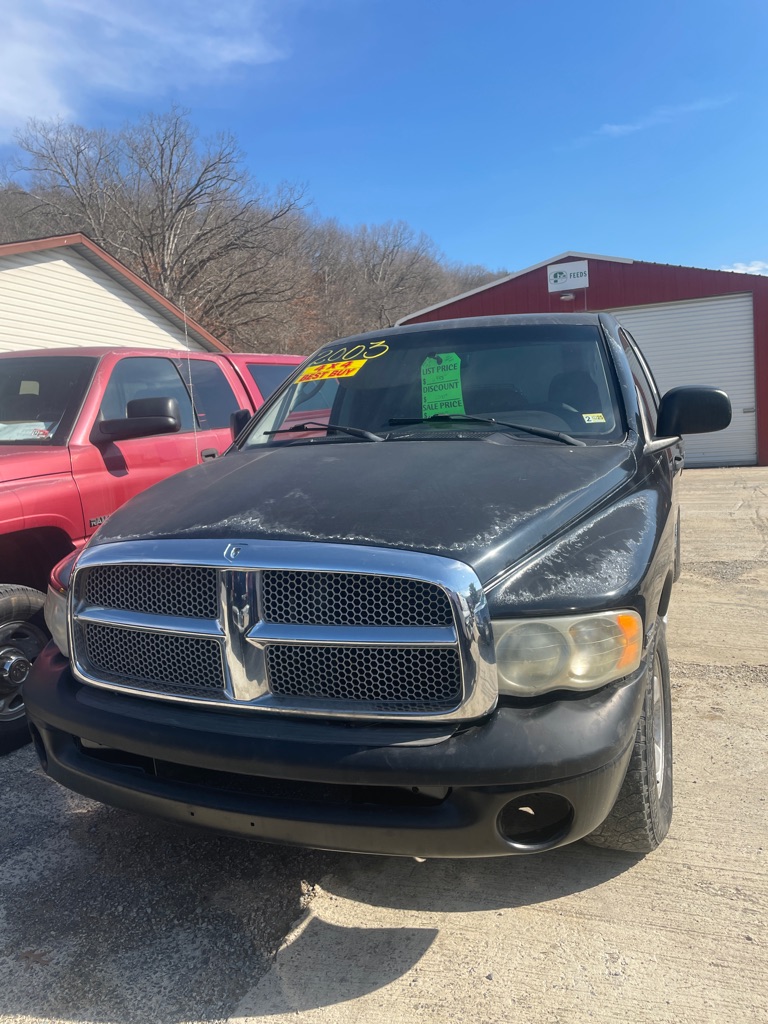 Photo 2 of this DODGE RAM 1500