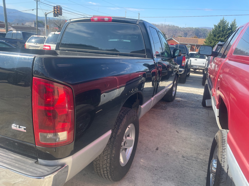 Photo 3 of this DODGE RAM 1500