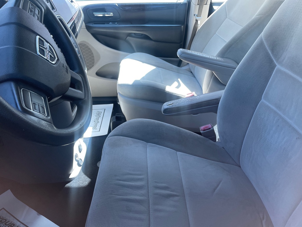 Photo 5 of this DODGE GRAND CARAVAN