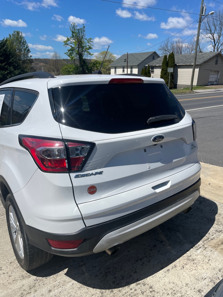 Photo 3 of this FORD ESCAPE