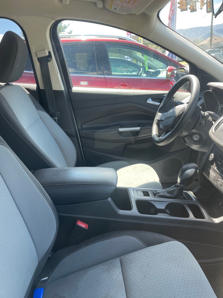 Photo 5 of this FORD ESCAPE