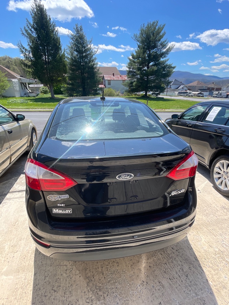 Photo 3 of this FORD FIESTA