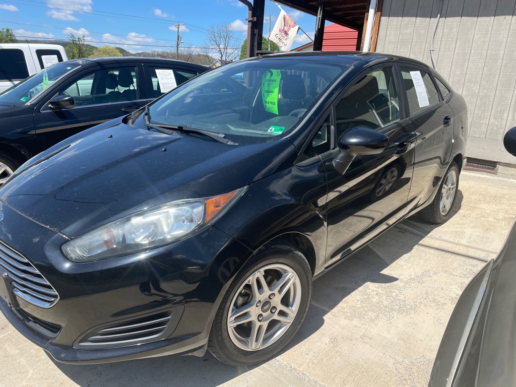 Photo 2 of this FORD FIESTA