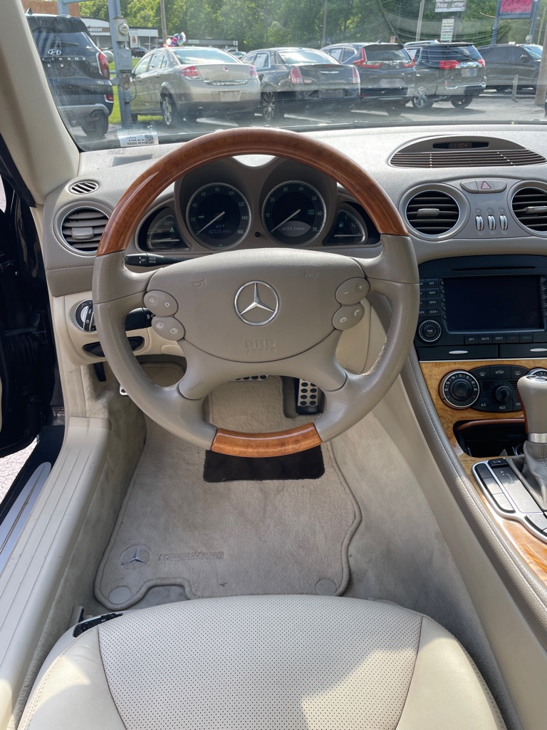 Photo 6 of this MERCEDES-BENZ SL-CLASS