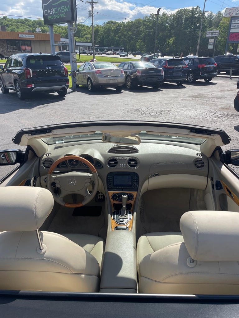 Photo 8 of this MERCEDES-BENZ SL-CLASS