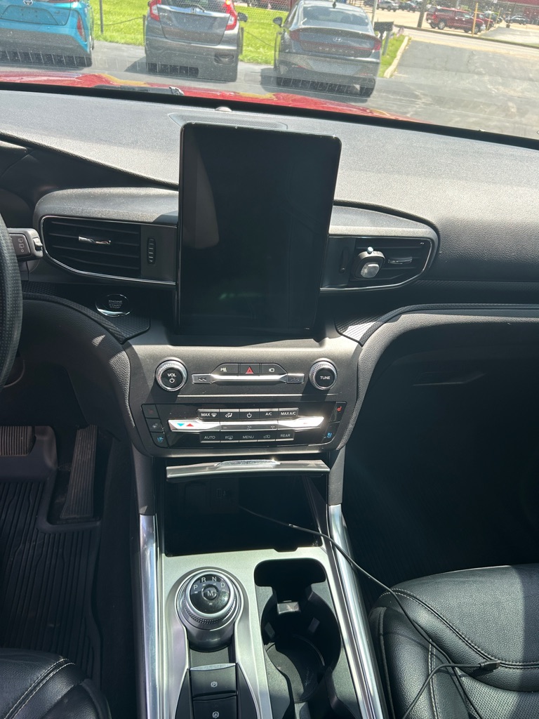 Photo 6 of this FORD EXPLORER