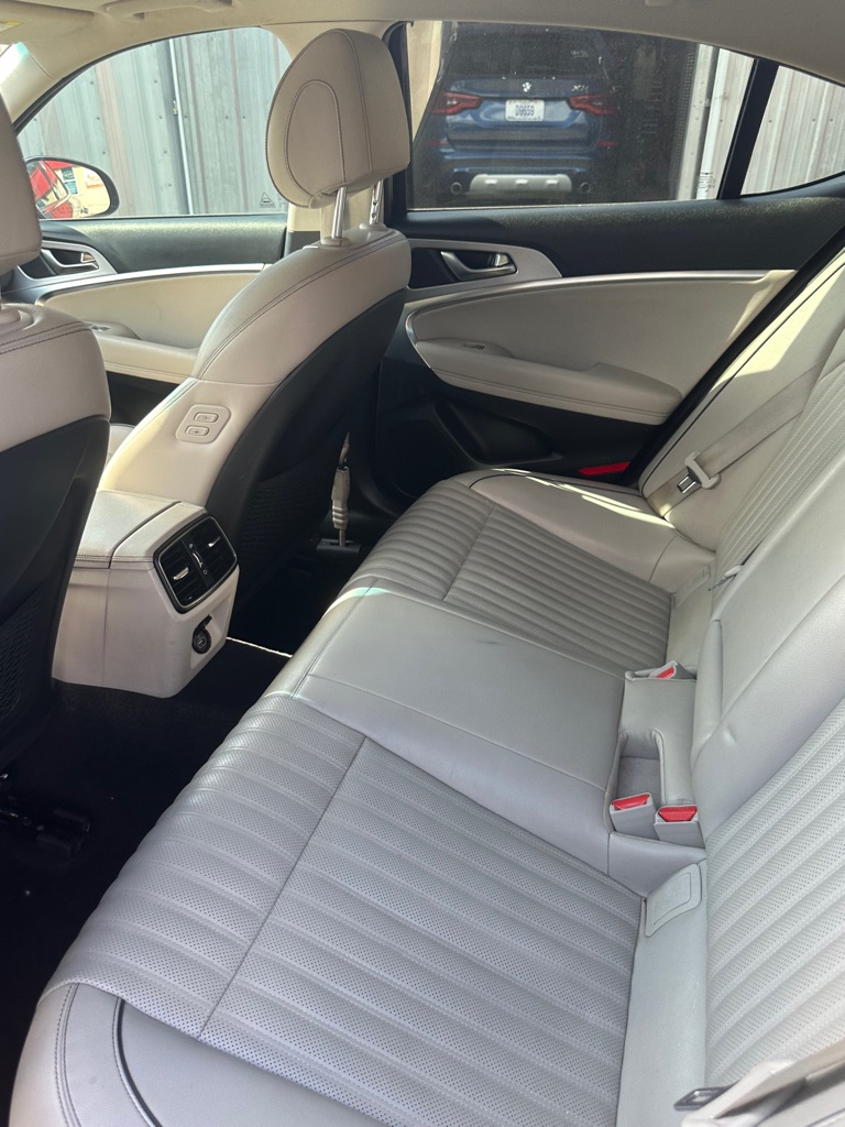 Photo 10 of this GENESIS G70