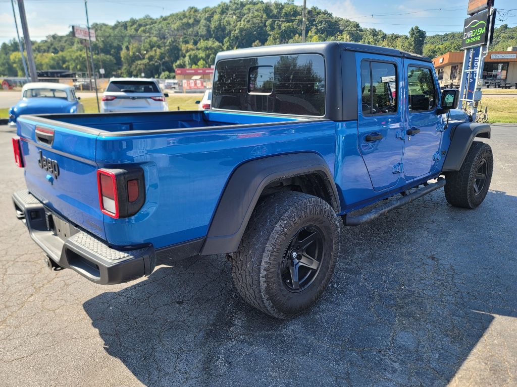 Photo 4 of this JEEP GLADIATOR
