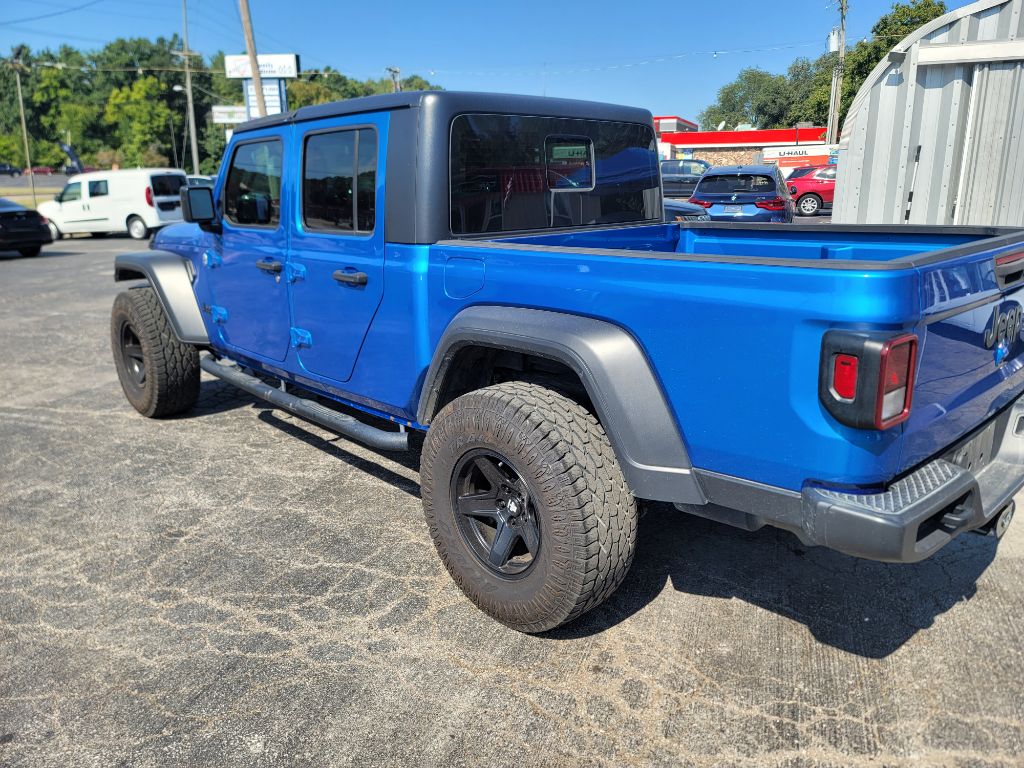Photo 8 of this JEEP GLADIATOR