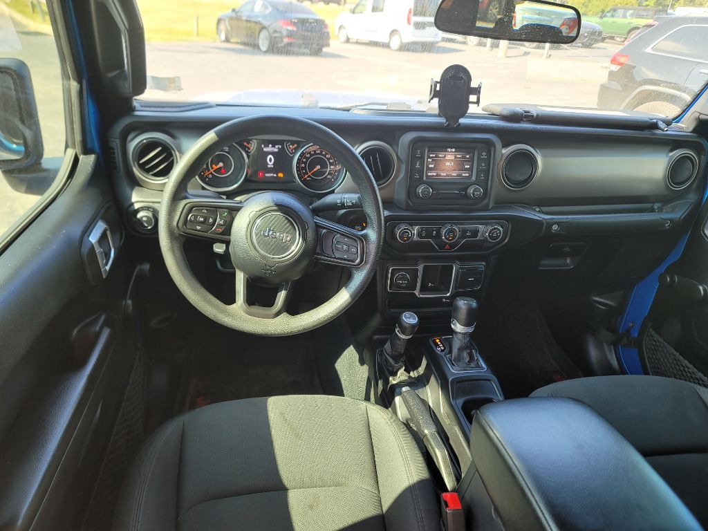 Photo 10 of this JEEP GLADIATOR