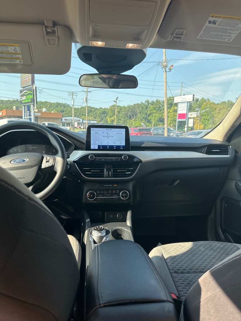 Photo 8 of this FORD ESCAPE