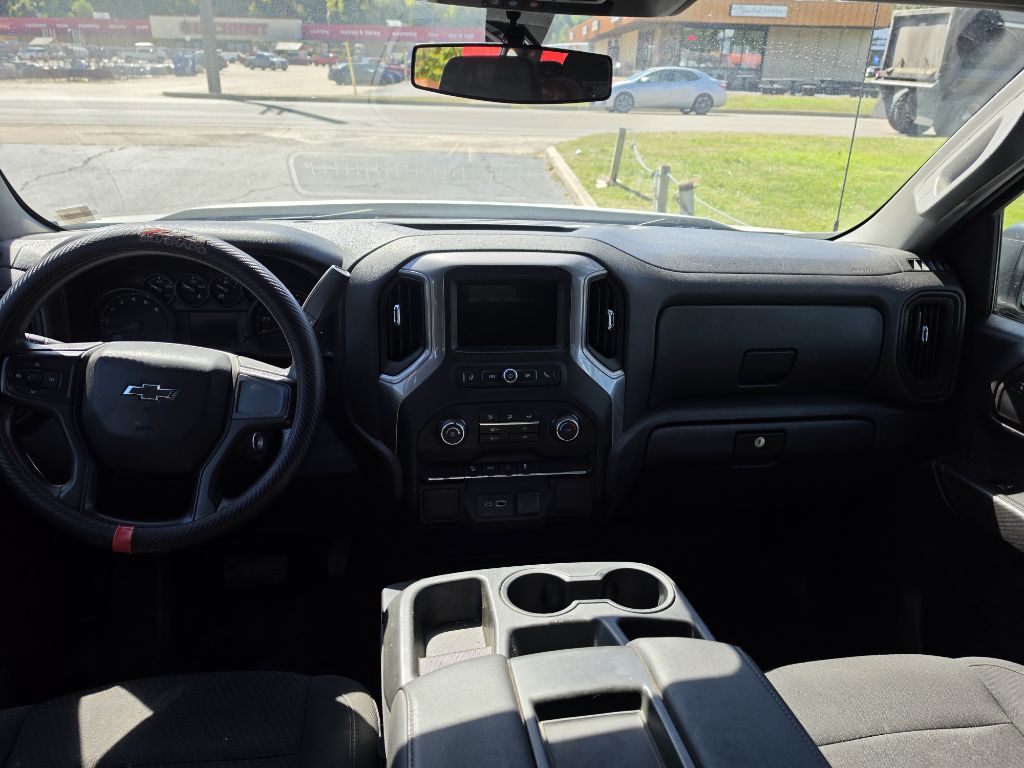 Photo 8 of this CHEVROLET SILVERADO 1500
