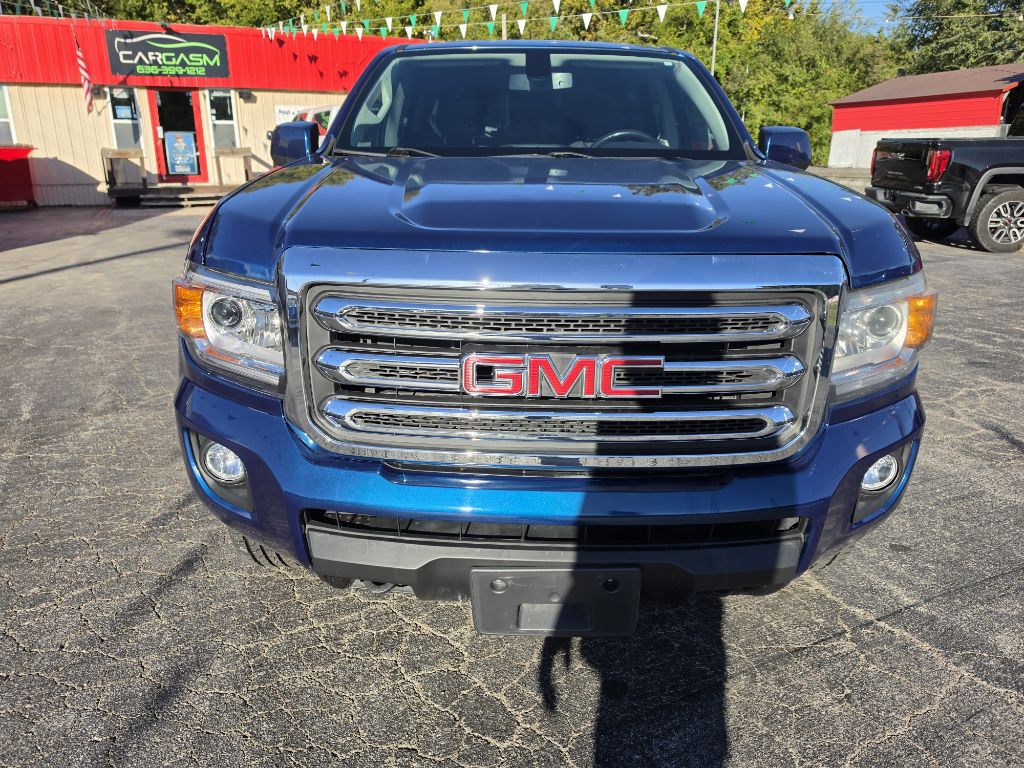 Photo 2 of this GMC CANYON